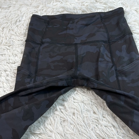 Lululemon Fast and Free Crop II 19" *Non-Reflective Incognito Camo Multi Grey - Picture 2 of 5